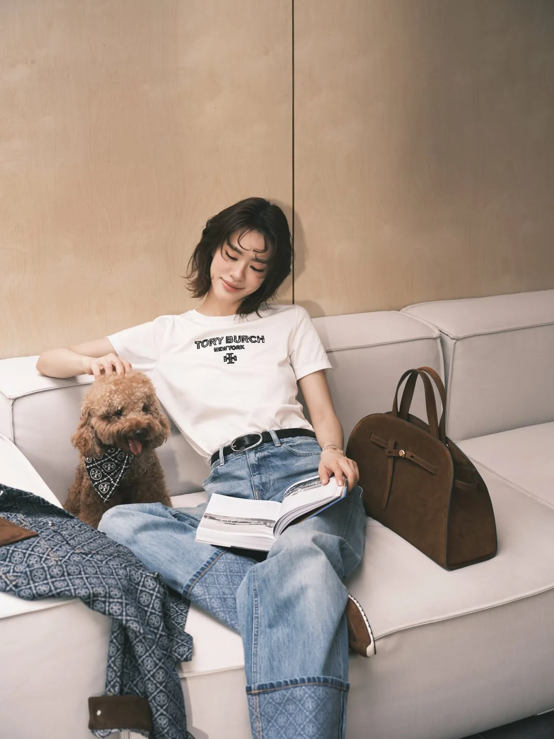 เอมี่ ทสร ภาพโปรไฟล์ 4