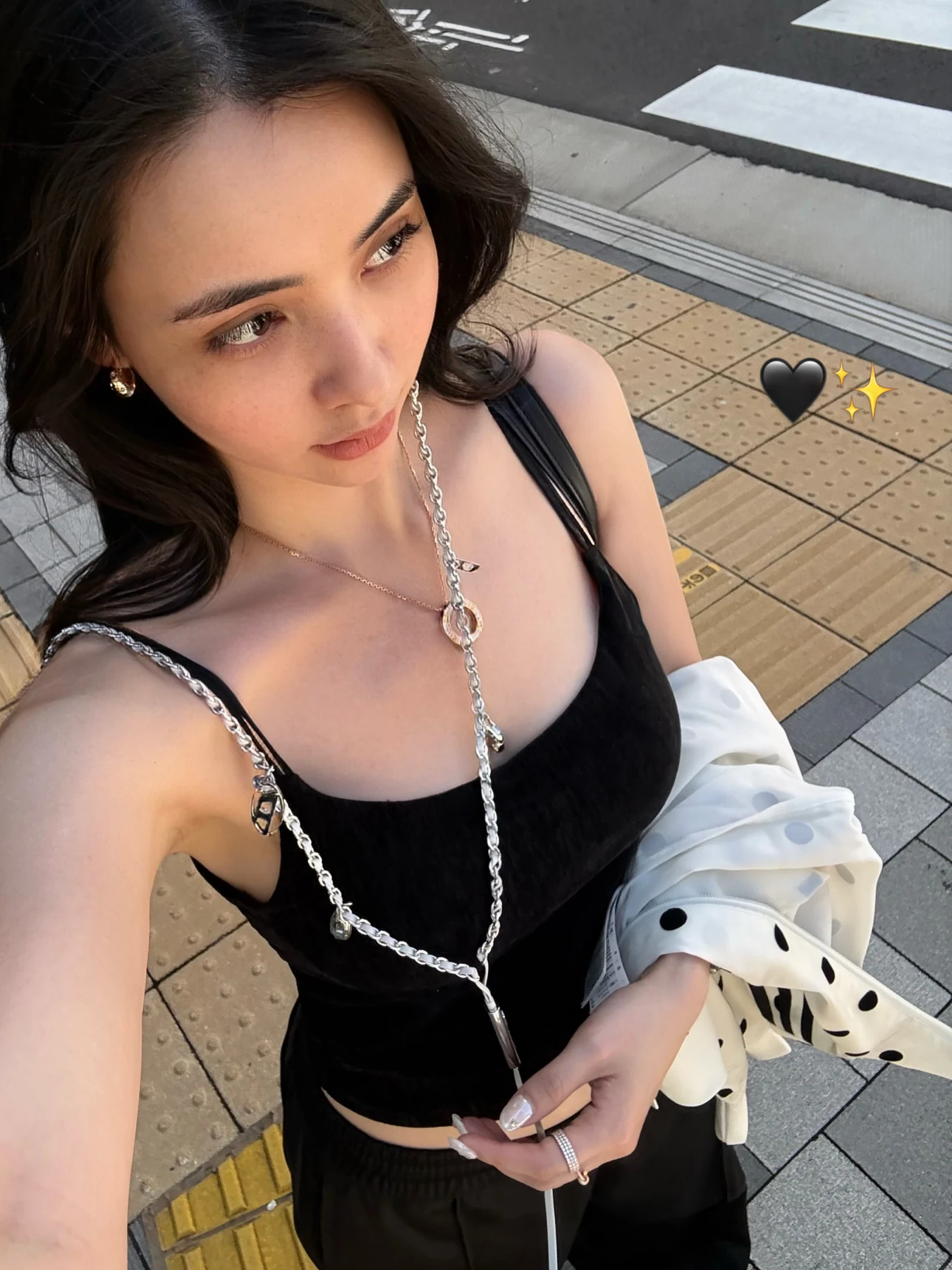 มุกดา ภาพออกงานและผลงาน
